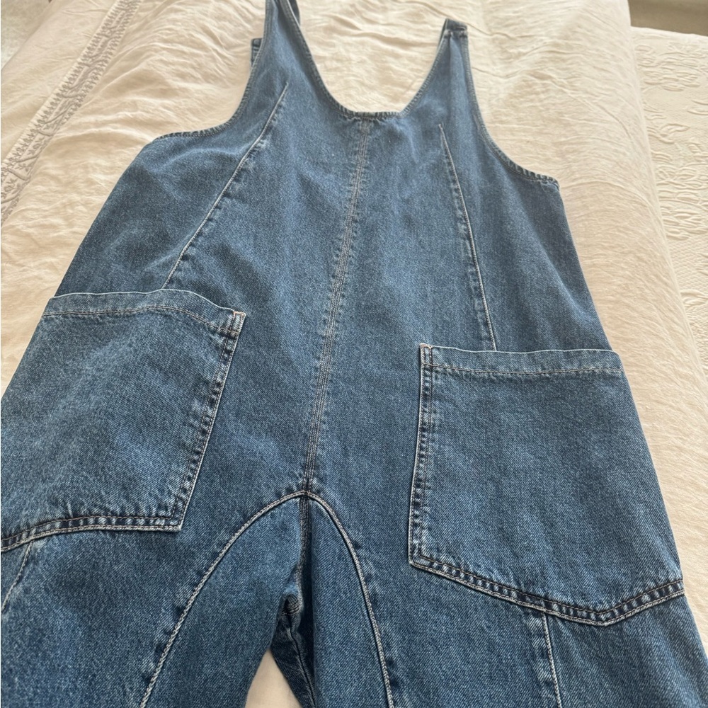 FREE PEOPLE size S
Denim Overalls Jumpsuit - Classic Blue - Picture 4 of 5